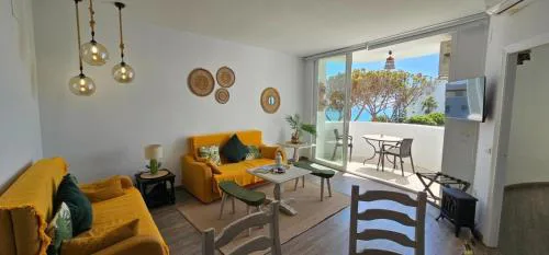 Beachfront Apartment in Calahonda