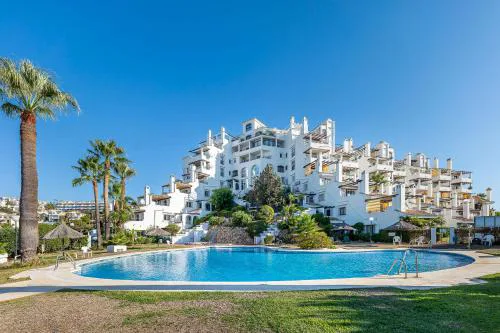 Calahonda 2 bed with Indoor Swimming Pool
