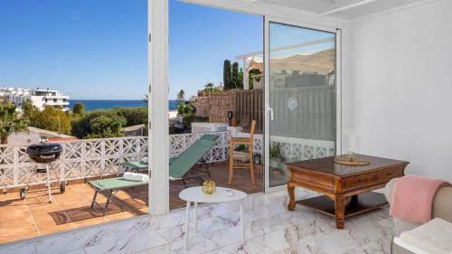 Coastal Calm, 2BR with Seaview