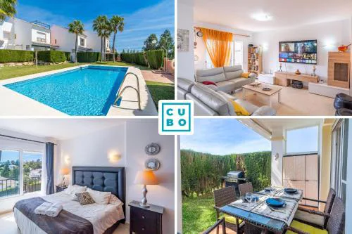 Cubo's Chaparral Townhouse & Community Pool