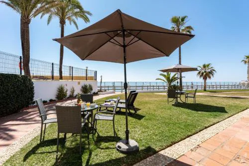 Dona Lola Macarena - Beautiful Frontline beach house between Fuengirola and Marbella - CS100