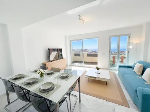 Family Apartment with sea views, pool & internet