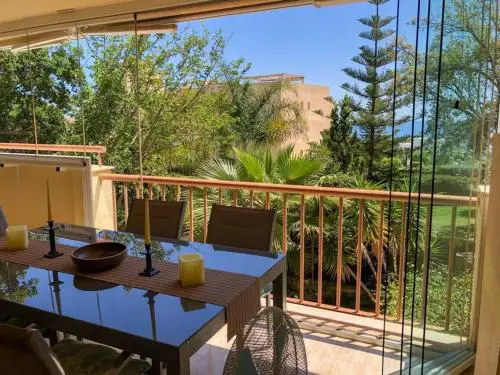 Flat Sleeps 4 with Pool and Terrace