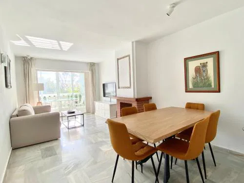 Luminous Apartment in Riviera Del Sol