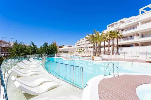 Luxury apartment with sea views and heated pool