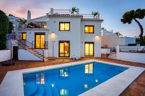 Luxury villa with pool by Costarentals - Ref 53