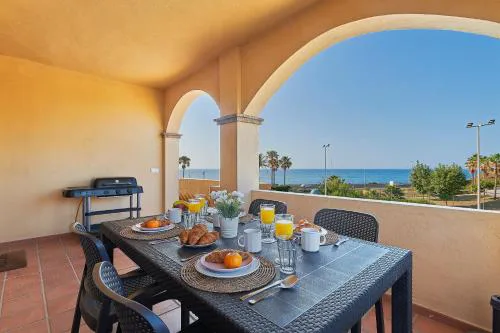 Marina IV Relax & Unwind with Sea Views, Pools & BBQ Beachfront in Mijas Costa & Fuengirola