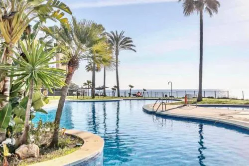 MI CAPRICHO BEACHFRONT- 3-7 Apartment with sea views