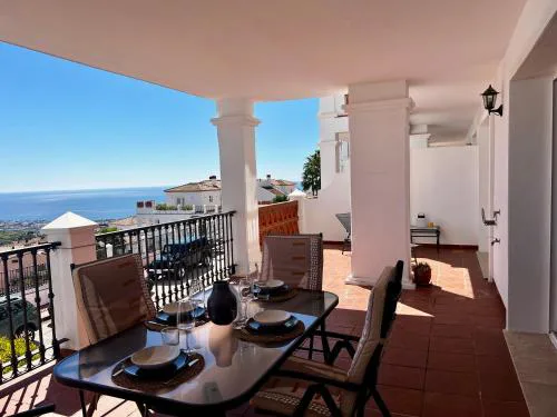 Spacious Andalusian Apartment, Sea View, between Malaga and Marbella