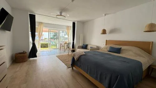 Sunny Sea Garden Apartment