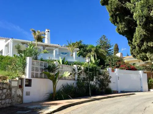 VILLA OASIS PRIVATE HEATED POOL La Cala Mijas