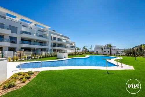 ViVi Homes - Luxor Gym, Pool, Terrace & Beach