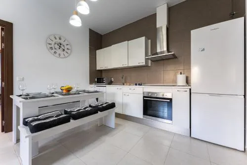 APARTAMENTO PARROT