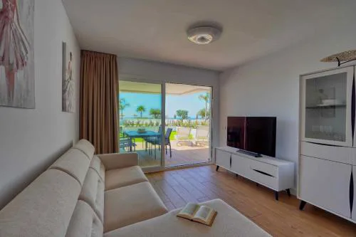 Bright and nice garden apartment Calaceite