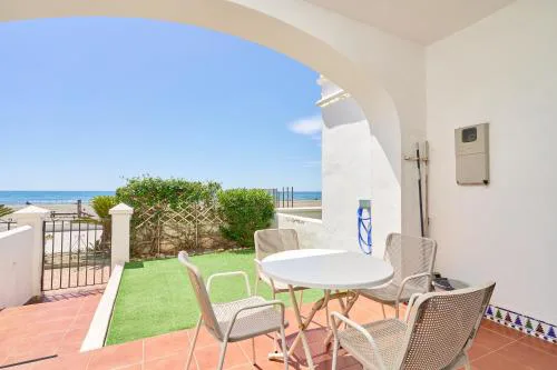 Frontline Vacation Home A86 3