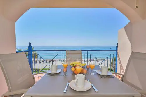 Jardines Beach Front