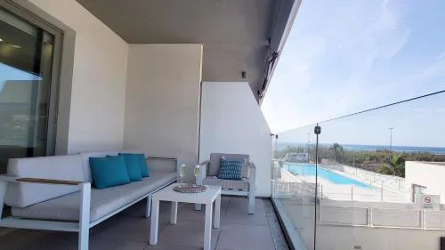 Panorama Beach - Blue Horizon