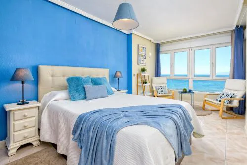 SPECTACULAR VIEWS PENTHOUSE IN 1ST LINE BEACH