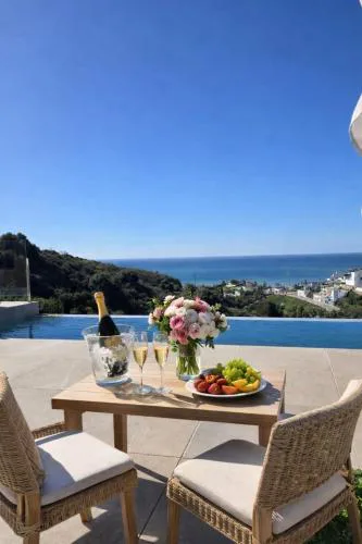 Stunning Villa with sea view and pool