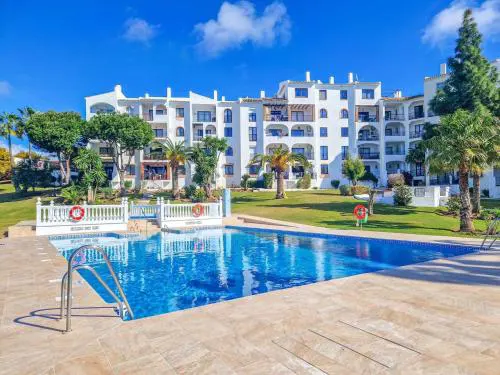 3 bedroom apt in Riviera short walk to beach