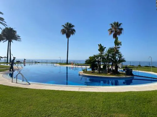 Apartment mit Infinity-Pool by Interhome
