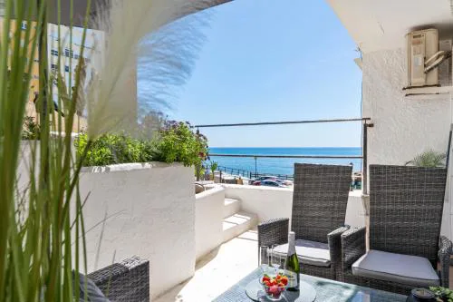 Beachfront Calahonda apt by Costarentals - Ref 89