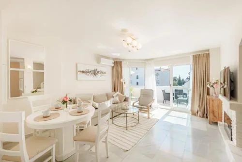 Calahonda Duplex 4 Balconies, Views, Fast WiFi