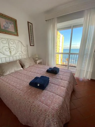 Casa Mily - 3BR - Beach Front - Pool - Best Views