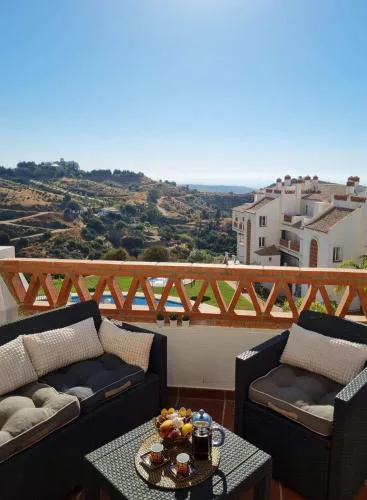 Elegant apartment with fantastic views At the top of Calahonda