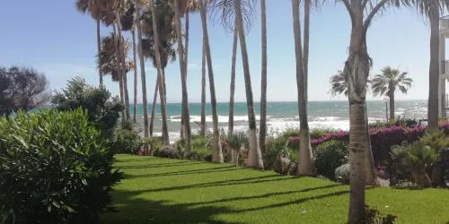 Espectacular apartamento, urbanización primera linea de playa