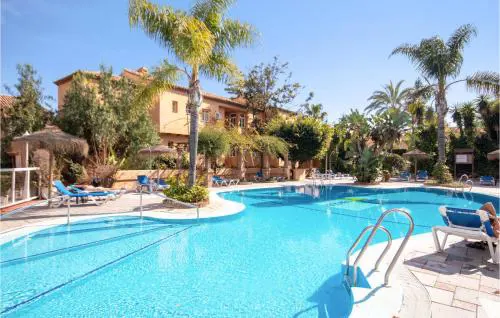 Nice Apartment In Calahonda With Wifi