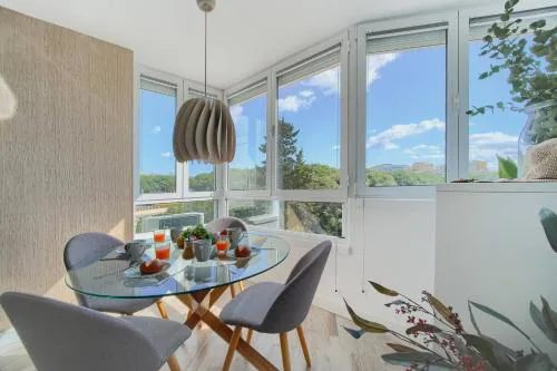 Studio Close to the Beach with Sea Views and Pool