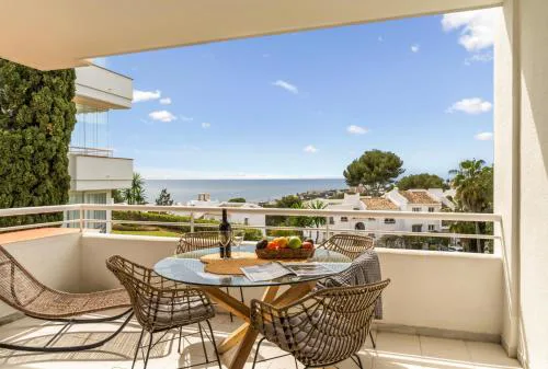 Sunny Apartament with a view to Gibraltar in Miraflores