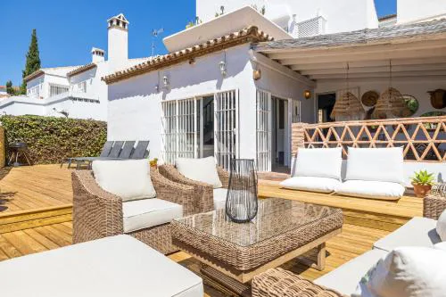 Townhouse with pool by Costarentals- Ref 199