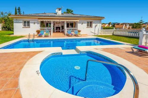 Villa Aran by Villa Plus