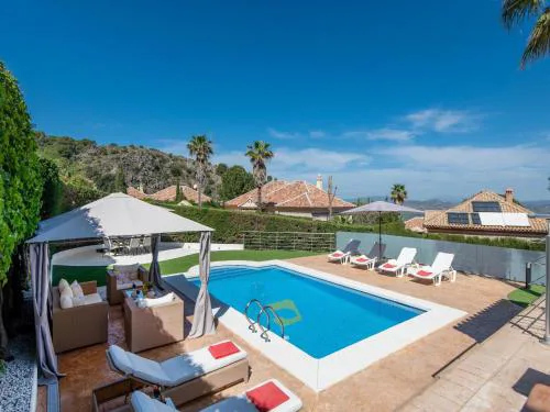 3-bedroom apartment with private garden and terrace