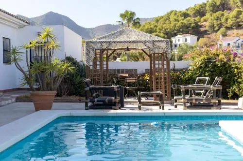 Encantadora villa con piscina y estilo único