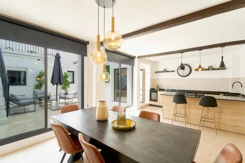 Kosta Homes - Modern Two Bedroom with Terrace