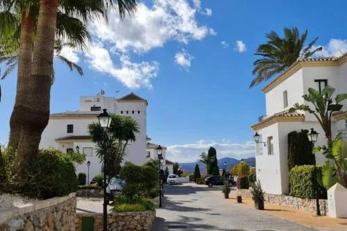Alhaurin Golf, verzorgd appartement, zonnig terras!