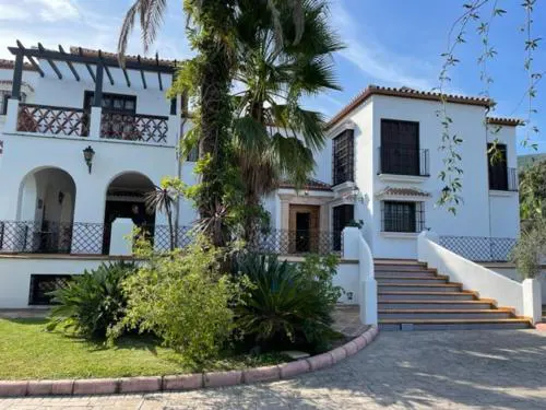 Loma Serena Luxury Villa met verwarmd zwembad en tennisbaan