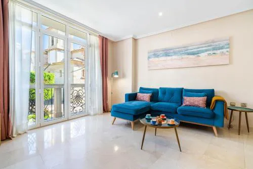 Alma Suites en Plaza Virgen del Mar, pleno centro de Almería con 3 dorm y vistas