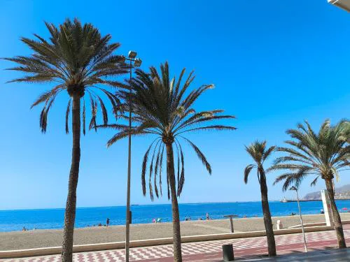 Apartamento coqueto con terraza junto al mar