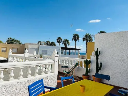 Casa del Sol - Casa familiar junto a la playa con vistas al mar en Almería