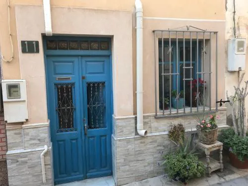 Casita la paloma bonita del pescador hasta 5 personas en el casco antiguo la médina centro almeria bajo alcazaba terraza buena vista parking privado y sabanas en opción