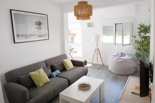 Estupendo piso renovado a 30 metros de la playa