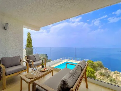 Ocean views from every corner