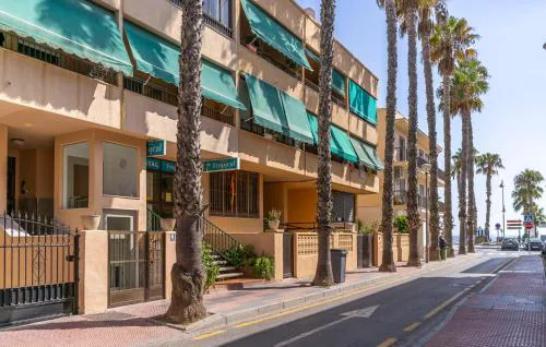 2 Bedroom Cozy Apartment In Almuñecar