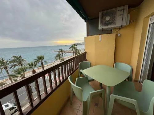 Apartamento Acogedor Frente al Mar con Calefacción y Terraza