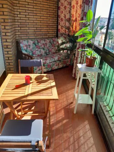 Casa Adriana, balcon y parking Habitacion en piso compartido