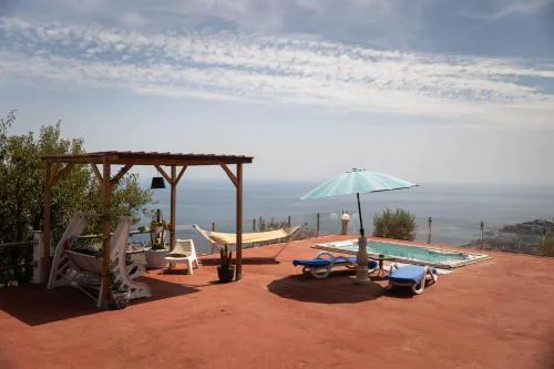 Chalet, breathtaking sea view with large jacuzzi